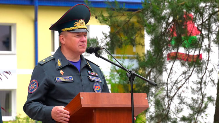 Вадим Синявский принял участие в торжественном выпуске лицеистов МЧС