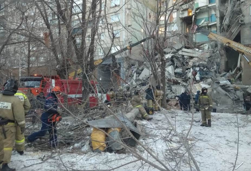 В Магнитогорске из-за взрыва газа обрушился подъезд жилого дома-1