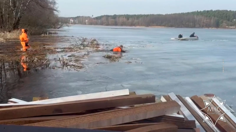 На Дроздовском водохранилище спасли двух рыбаков