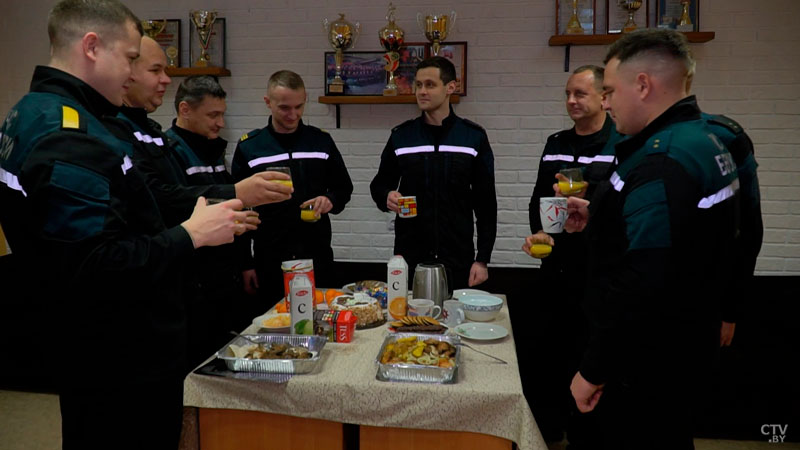 Ни минуты покоя. Вот так встречают Новый год белорусские спасатели-7