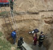 В Жлобинском районе мужчина шёл домой и упал в 4-метровую яму 