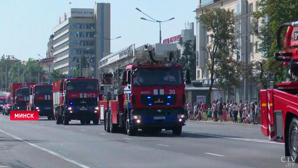Парад МЧС в Минске: что показывают спасатели?-5