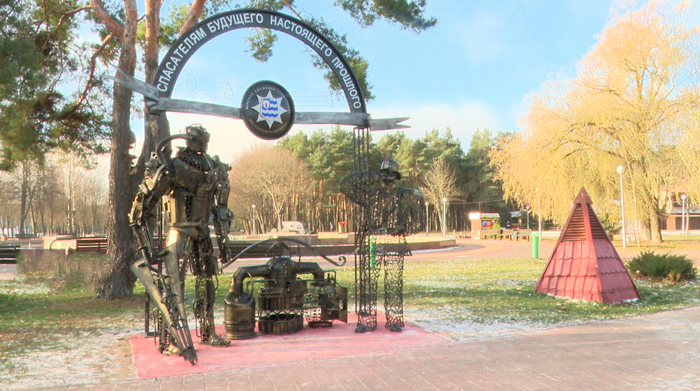 В Солигорске стало на одну фотозону больше. Новый арт-объект появился в центральном парке