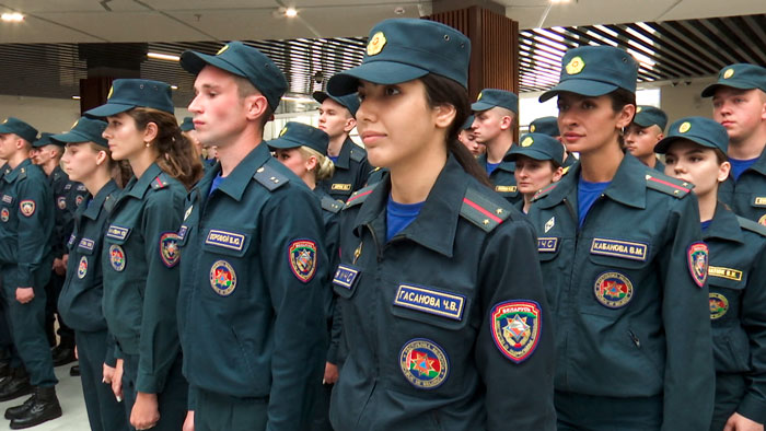 Более 100 сотрудников МЧС Беларуси принесли присягу в День пожарной службы