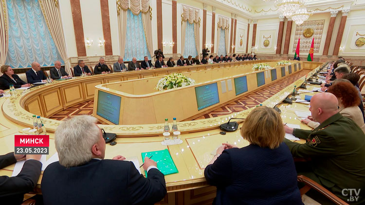 Пеняйте сами на себя! Я вам этого не прощу! Что изменилось в медицине после совещания у Лукашенко?-25