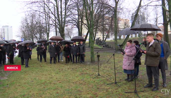 Эти люди помогали евреям во время ВОВ. Аллею Праведников в Минске пополнили новыми саженцами-1