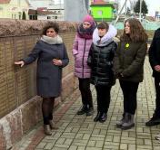 «Внукам и правнукам даю понять, какой ценой завоёвана жизнь». В Беларуси вспоминают жертв хатынской трагедии