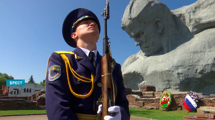 Шулейко: «Есть сегодня люди, и наш Президент в том числе – он крепок, как Брестская крепость»-1