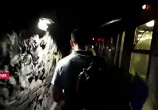 Пассажиры метро в Риме вынуждены были пешком идти по туннелям