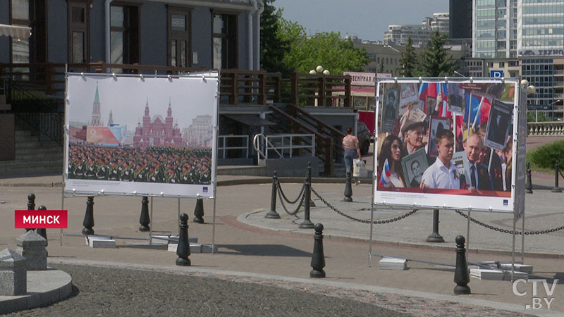 «Нас роднит этот подход». Игорь Карпенко и Дмитрий Мезенцев в минской школе приняли участие в мероприятии в память о Победе-26