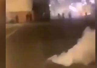 В пригороде Парижа мигранты больше недели выходят на улицы и устраивают погромы