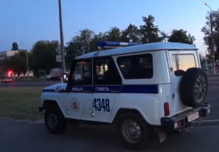 В Гомеле прохожие увидели на траве мужчину с пулевым ранением