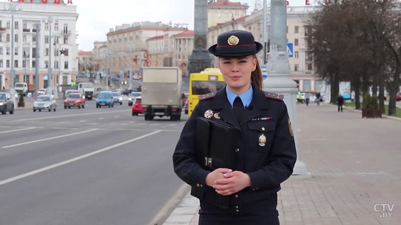 «Мы с вами, врачи!» Белорусские милиционеры проводят акцию в поддержку медиков-1