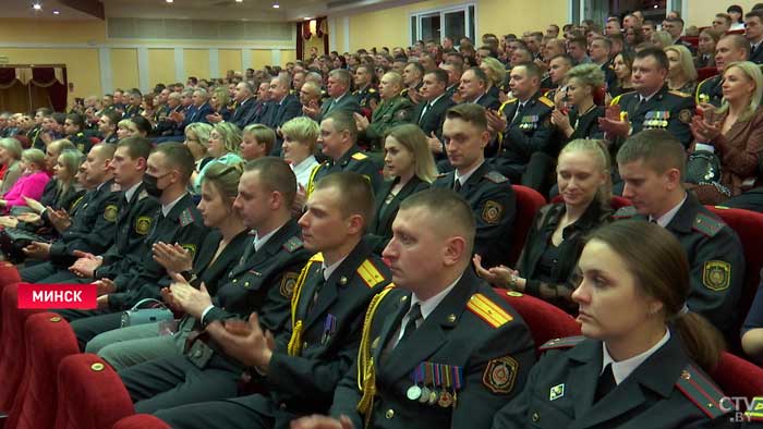 «Это для каждого сотрудника определённая дата». В Минске поздравили милицию с профессиональным праздником-1 «Это для каждого сотрудника определённая дата». В Минске поздравили милицию с профессиональным праздником-1