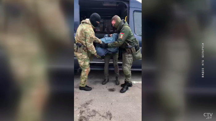 Наказание неизбежно. МВД публикует кадры задержания участников скрытых экстремистских ячеек-3
