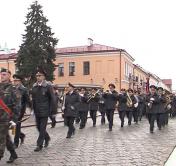 Прошли маршем по улицам и возложили цветы. В Гродно состоялись мероприятия в честь Дня милиции