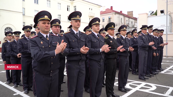 «Воспитывают будущих офицеров». Какой подарок сделал Кубраков лицеистам МВД?-1