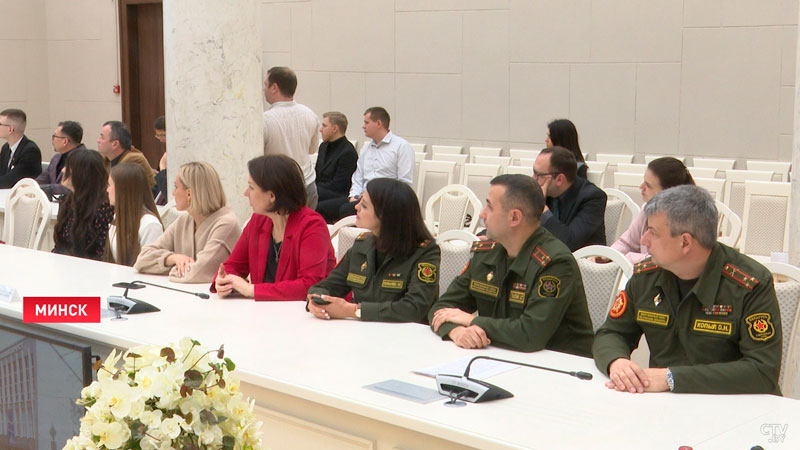 Белорусские журналисты находятся на передовой, защищая интересы страны – Хренин-1