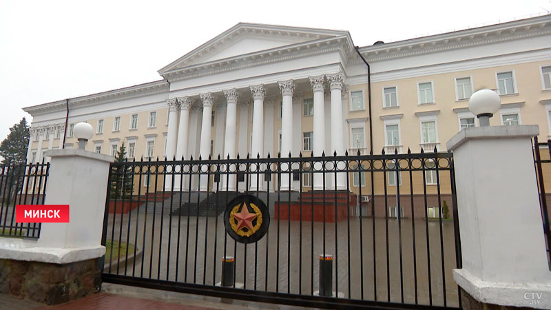 В Минобороны прокомментировали изменения в общевоинских уставах ВС-1