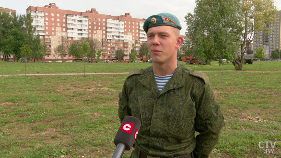 В День города в Минске провели субботник. Как это было и что говорят его участники-10