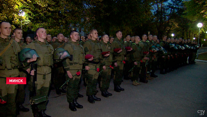 «Мы все вместе защитим нашу страну». Военнослужащие Беларуси выражают соболезнования родным погибшего офицера КГБ-1