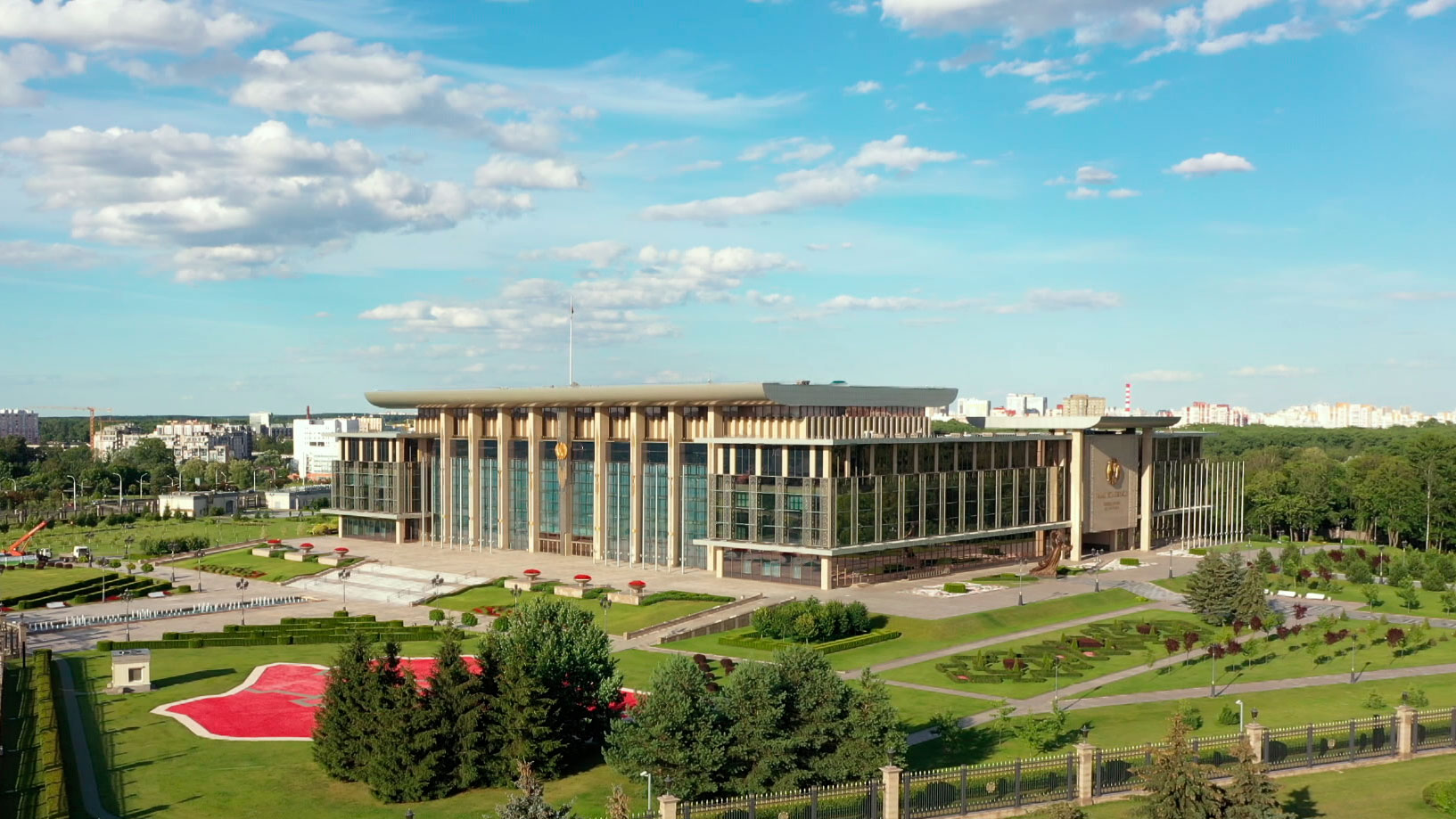 Как в Беларуси совершенствуется правовое регулирование административных процедур? Президент подписал Указ