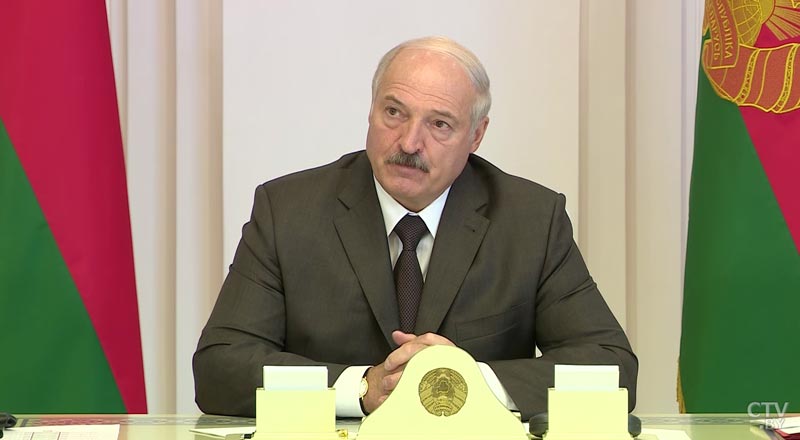 «Люди жалуются на равнодушие, плохое отношение» – Александр Лукашенко подверг критике действия Минздрава-1