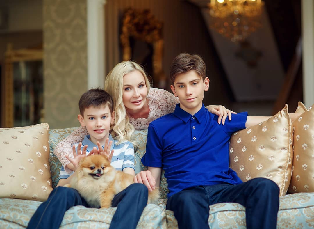 Мама двоих детей стала «Миссис Россия – 2019». Фото победительницы и факты о ней-17