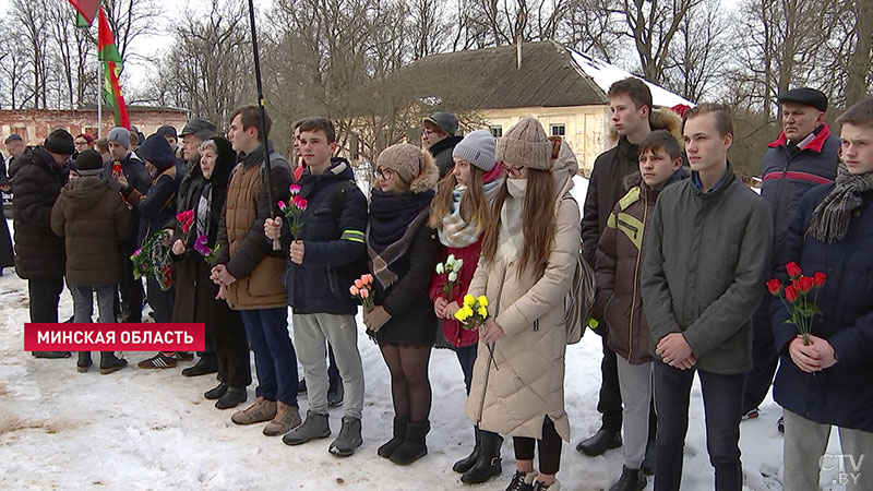 «Увозили тысячами и убивали тысячами». Митинг-реквием в память о подвиге белорусских партизан прошёл под Минском-7