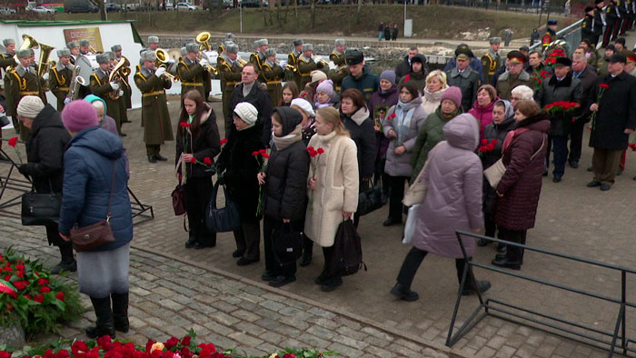 Митинг ко Дню памяти воинов-интернационалистов провели на «Острове Мужества и Скорби»