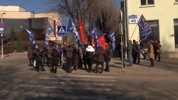 «Эту хунту нужно немедленно убирать». Люди высказались на митинге в поддержку украинского народа