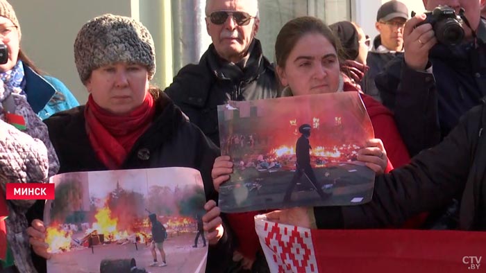 «Эту хунту нужно немедленно убирать». Люди высказались на митинге в поддержку украинского народа-1