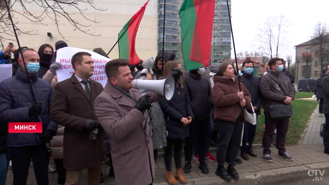 «Спокойно спать невозможно». Белорусы вышли на митинг, чтобы привлечь внимание мировой общественности к беженцам-10