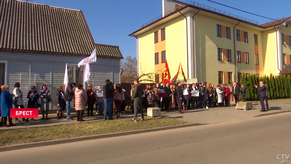 «Песняры» пели точно не про забор. Как в Бресте проходил митинг против строительства заграждения в Беловежской пуще-4