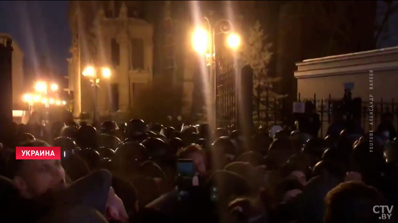 Столкновениями с полицией завершился митинг в поддержку экс-главы одесской ячейки «Правого сектора»-1