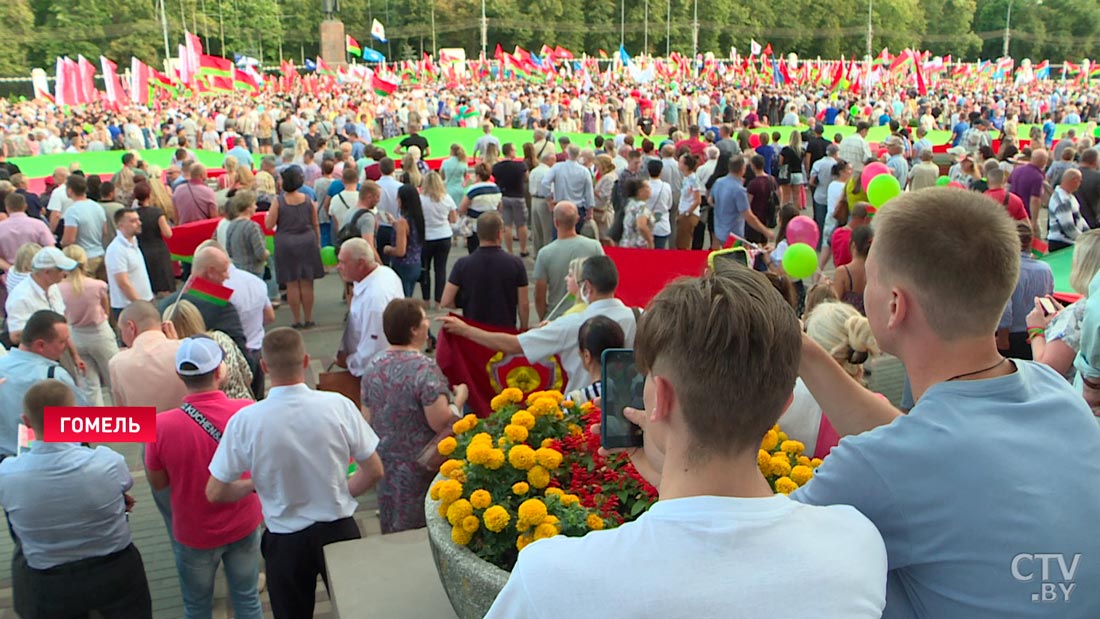 Митинги в поддержку мира в Беларуси: «Я хочу, чтобы мы открыли глаза и увидели, сколько сделано за это время»-43