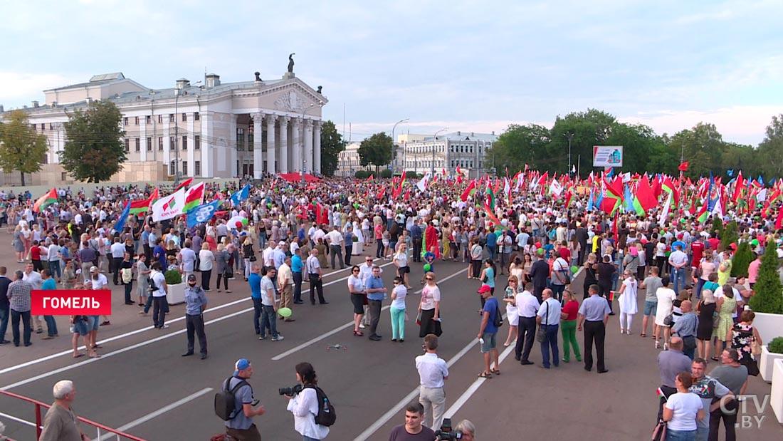 Митинги в поддержку мира в Беларуси: «Я хочу, чтобы мы открыли глаза и увидели, сколько сделано за это время»-25