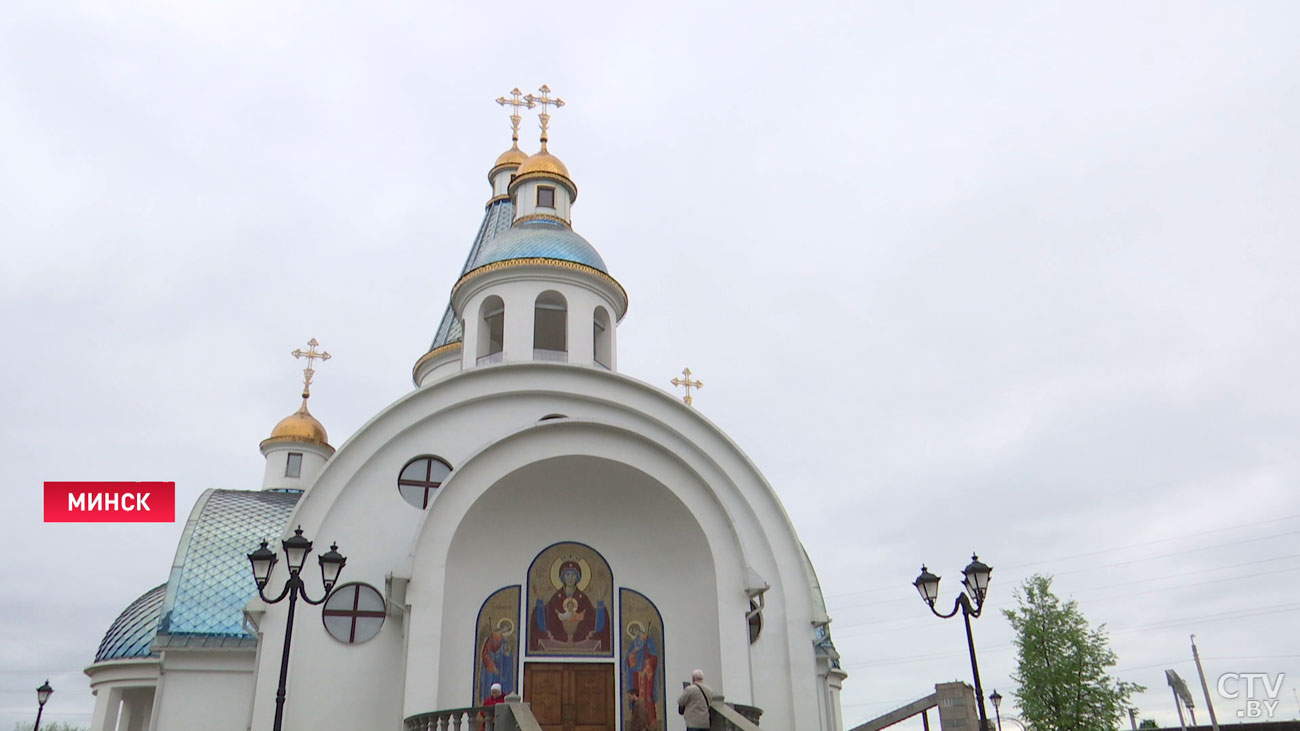 «В современном мире особенно нужна людям духовная опора». Митрополит Вениамин освятил храм в Слепянке-1