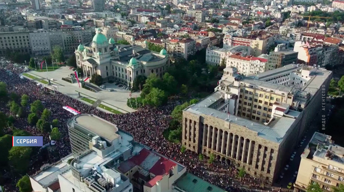 Зеленский потребовал у Вучича ввести санкции против России. Как протесты в стране используют в виде рычага давления?-1