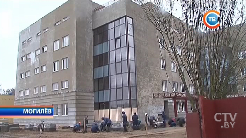 Помощь в благоустройстве онкодиспансера, оперативная посадка деревьев: как прошёл субботник в Могилёве и Витебске?-1
