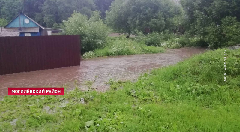 Непогода в Могилёве. За несколько часов выпало больше половины месячной нормы осадков -11