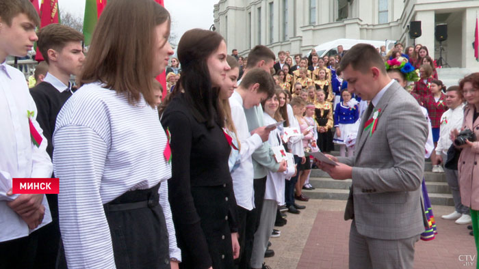 «Ребята готовились на протяжении многих лет». Как прошла молодёжная акция «Гордимся Родиной своей» в Минске?-1