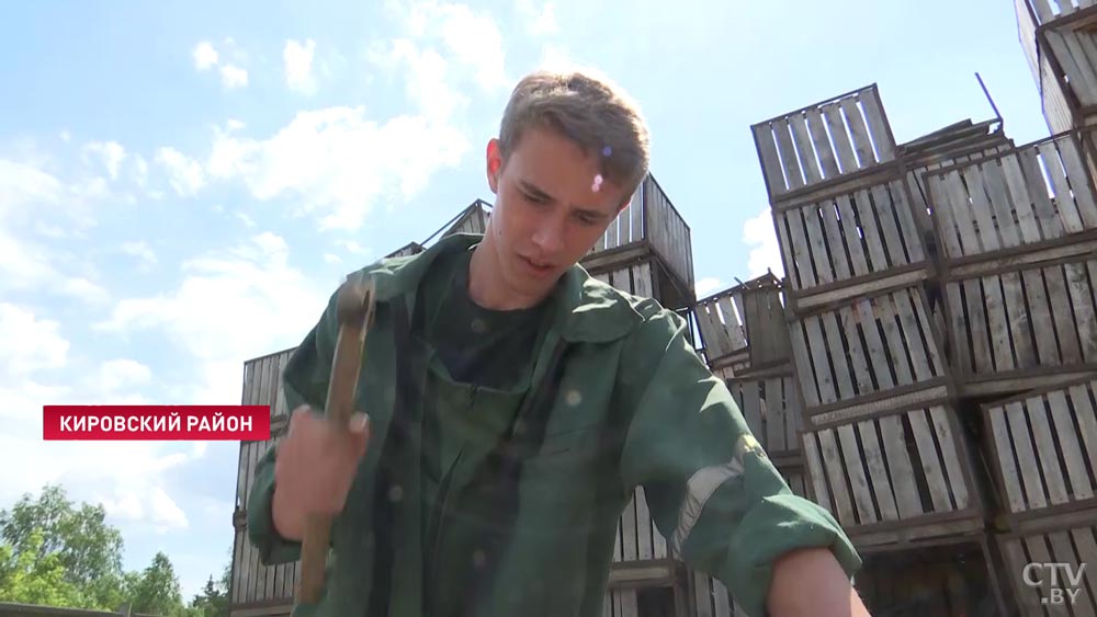 «Я парень городской, даже не знал, как молоток держать». Молодые люди рассказывают о работе в стройотряде-4 «Я парень городской, даже не знал, как молоток держать». Молодые люди рассказывают о работе в стройотряде-4