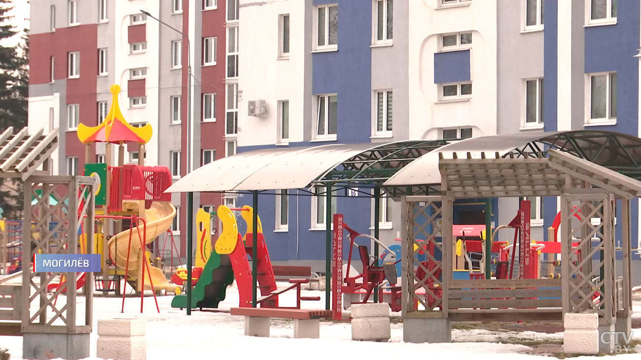 Молодые мамы делают выбор, от которого зависит будущее их ребёнка. Какой им важно видеть Беларусь? -1