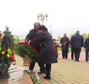 Один вёл бой против 20 фашистов. В Минске возложили цветы к памятнику Джумашу Асаналиеву