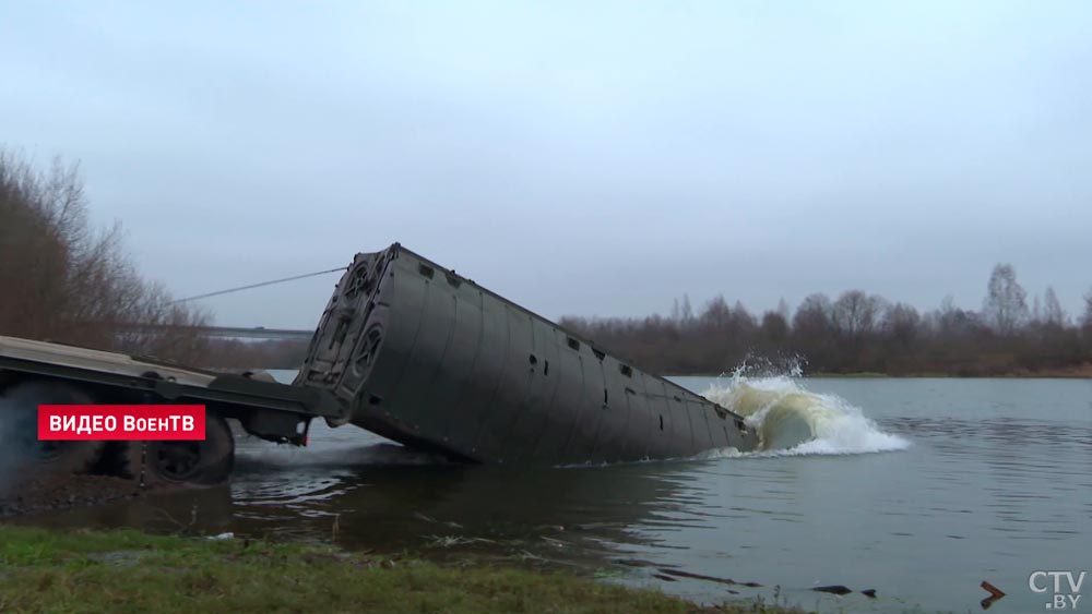 «Этот мост жизненно важный». Военные возводят наплавной мост через Сож между Чериковским и Краснопольским районами-1