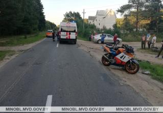 В Молодечненском районе мотоцикл врезался в поворачивавший мотоблок