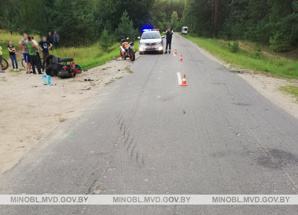 В Молодечненском районе мотоцикл врезался в поворачивавший мотоблок-1