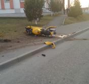 В Глубоком 27-летний мотоциклист врезался в дерево. Водитель в реанимации