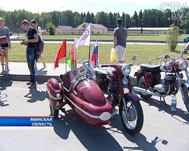 В Дзержинском районе прошел ретро-мото-фестиваль «Кола часу»